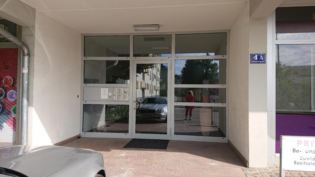 Wohnen Im Kolonialstil Inklusive Tiefgarage, Kontaktloser Check-In Klagenfurt am Woerthersee Exterior photo